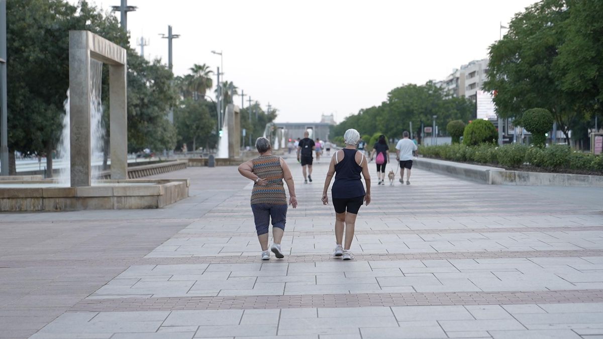Cómo vivir en Córdoba cuando a las 21:30 sigue habiendo más de 36 ºC: "Estoy deseando que pase agosto"