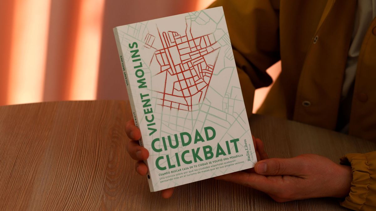 'Ciudad clickbait', editado por Barlin Libros, aborda las narrativas del turismo y la autoestima de las urbes.