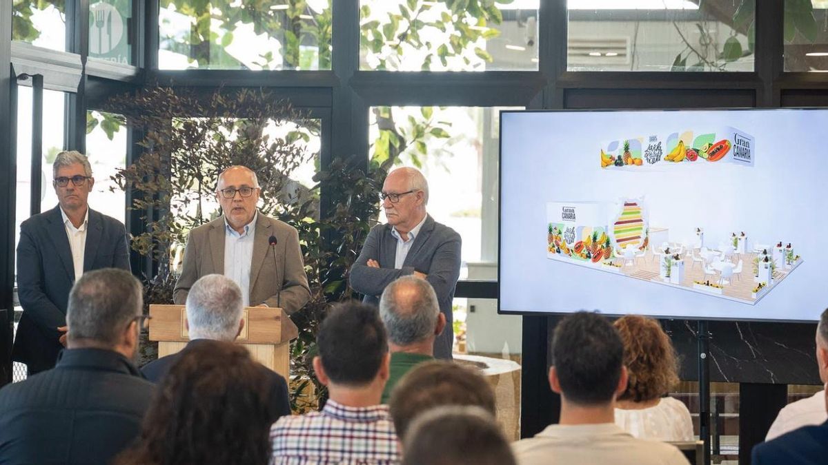 El presidente del Cabildo de Gran Canaria, Antonio Morales junto al consejero del Sector Primario, Miguel Hidalgo.