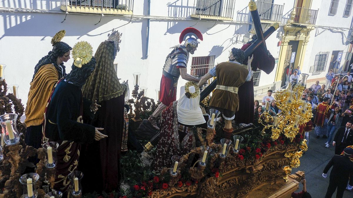 La estación de penitencia del Buen Suceso, en imágenes