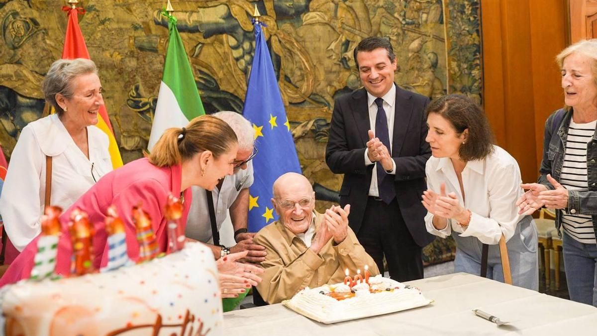 Rafael Fonseca, el delineante con alma artística que emigró a Argentina y hoy cumple 100 años en Córdoba