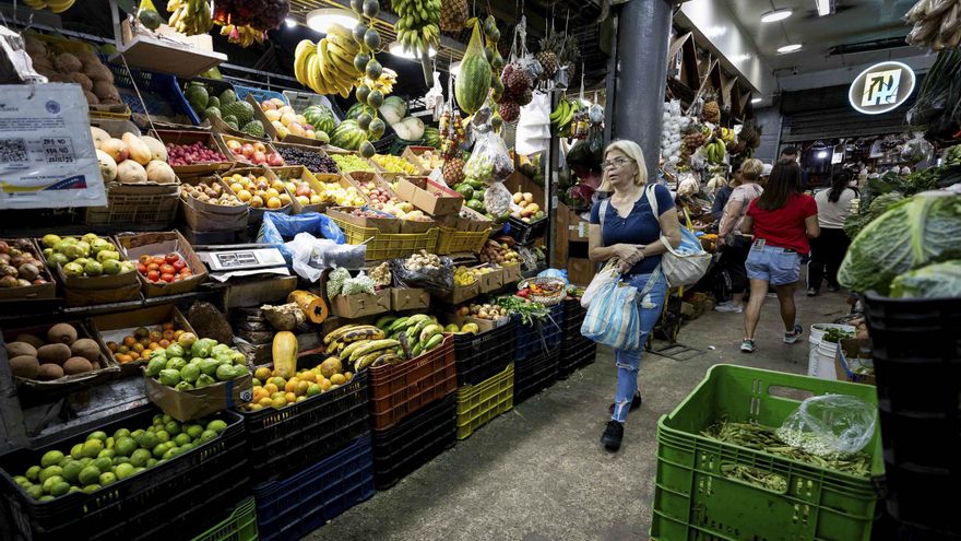 Los venezolanos, más preocupados por la economía navideña que por el despliegue de EE.UU.