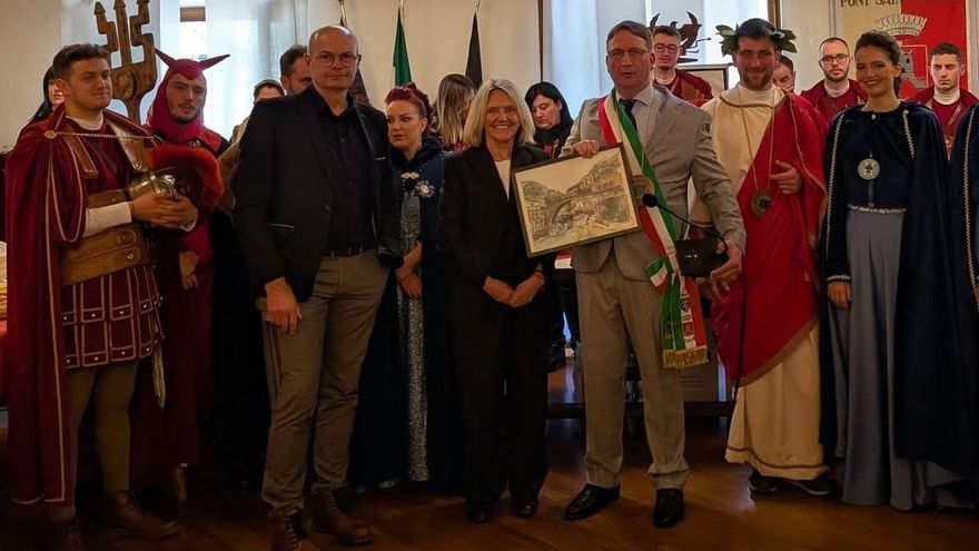 La alcaldesa de Bétera viaja a los carnavales de Italia en plena alerta por temporal y con su barranco en riesgo de desborde