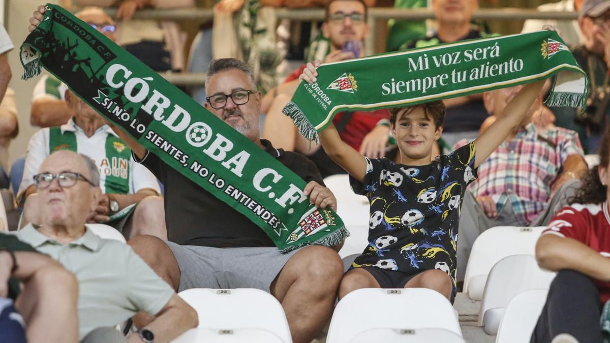 Grada Blanquiverde del Córdoba CF - CD Tenerife