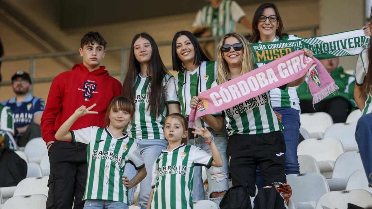Grada Blanquiverde del Córdoba CF - CD Mirandés