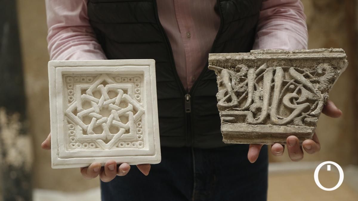 A la izquierda, un molde restaurado; a la derecha, parte del histórico estudio fotográfico de Rafael Garzón