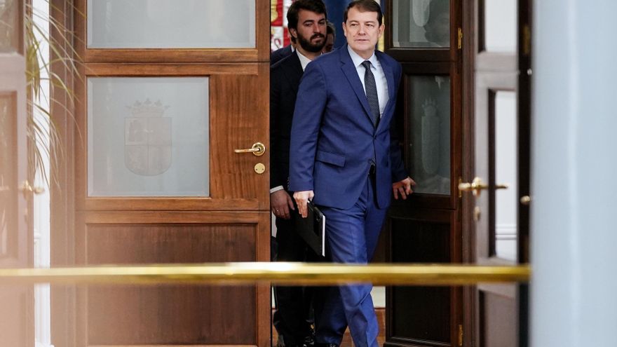 Castilla y León llevará ante la justicia los pactos del PSOE mientras Mañueco permite insultos de Vox a los socialistas