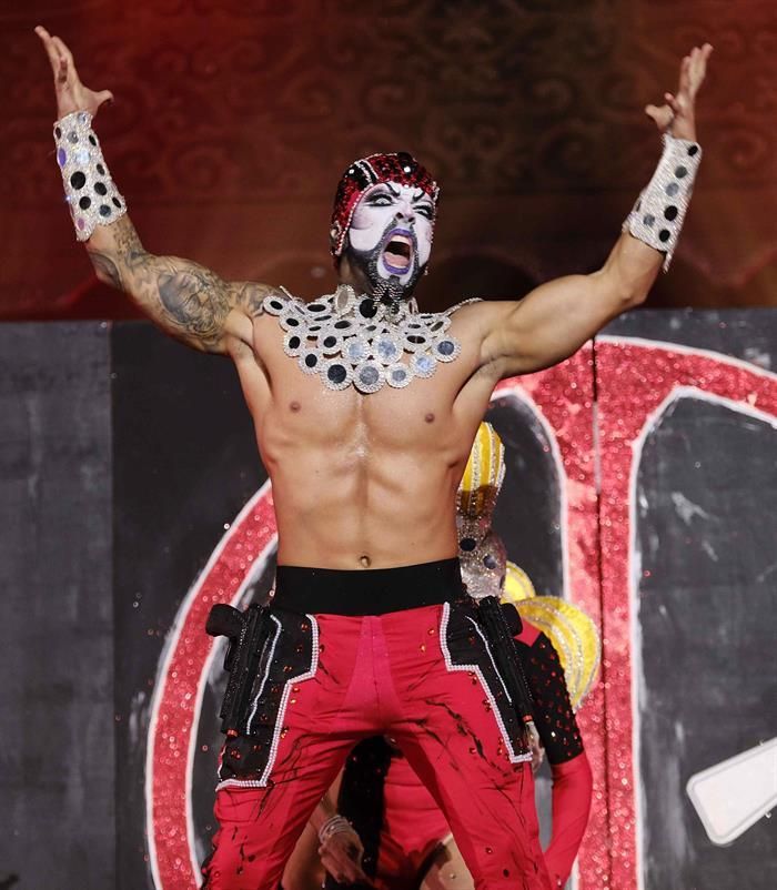 Drag Quirón, con la fantasía '¿Puedo ser súper? pero no soy ningún héroe'. EFE