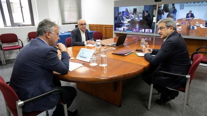 Reunión del Comité de Gestión de la Emergencia Sanitaria celebrada por videoconferencia en las sedes del Ejecutivo en Las Palmas de Gran Canaria y Santa Cruz de Tenerife