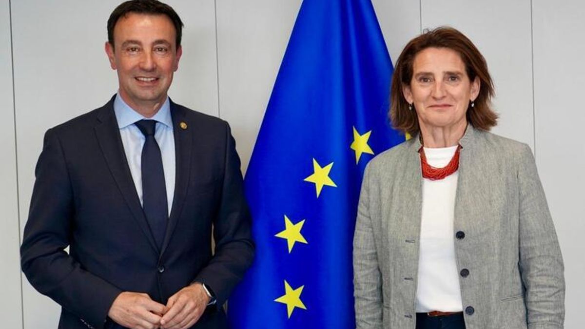 El vicelehendakari Torres arranca un viaje institucional en Bruselas con una reunión con Teresa Ribera