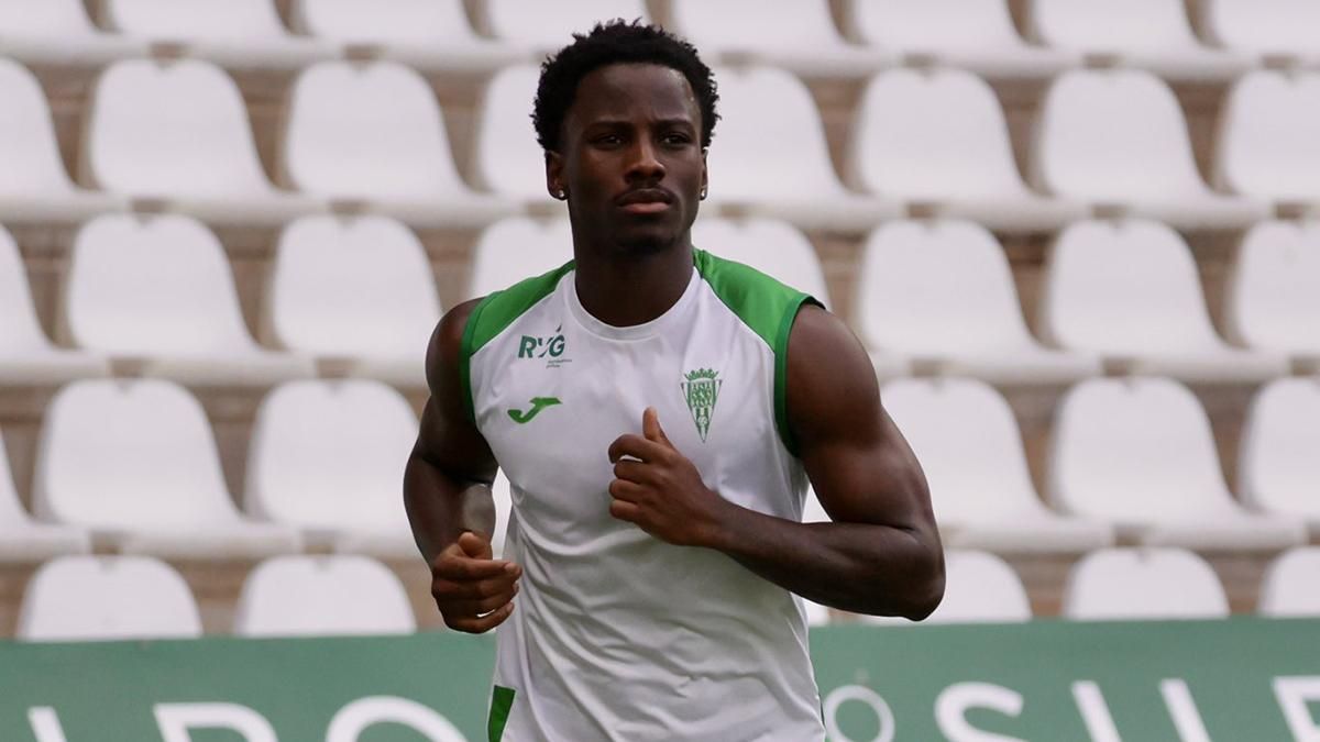 Adilson comienza a ejercitarse tras su lesión