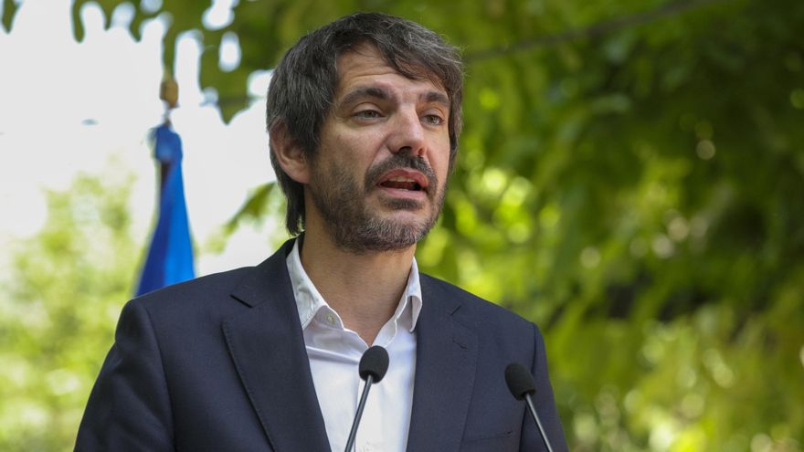 El ministro de Cultura, Ernest Urtasun este viernes en Granada. EFE/Pepe Torres.