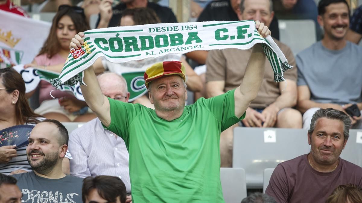 Grada Blanquiverde del Córdoba CF - SD Huesca