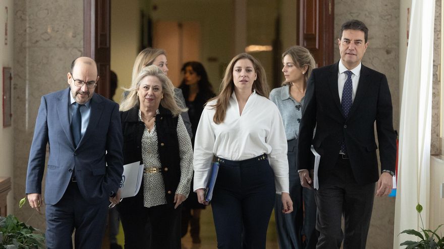 La portavoz del PP en el Congreso, Ester Muñoz, a su llegada a la Junta de Portavoces en el Congreso de los Diputados, a 11 de noviembre de 2025, en Madrid (España).