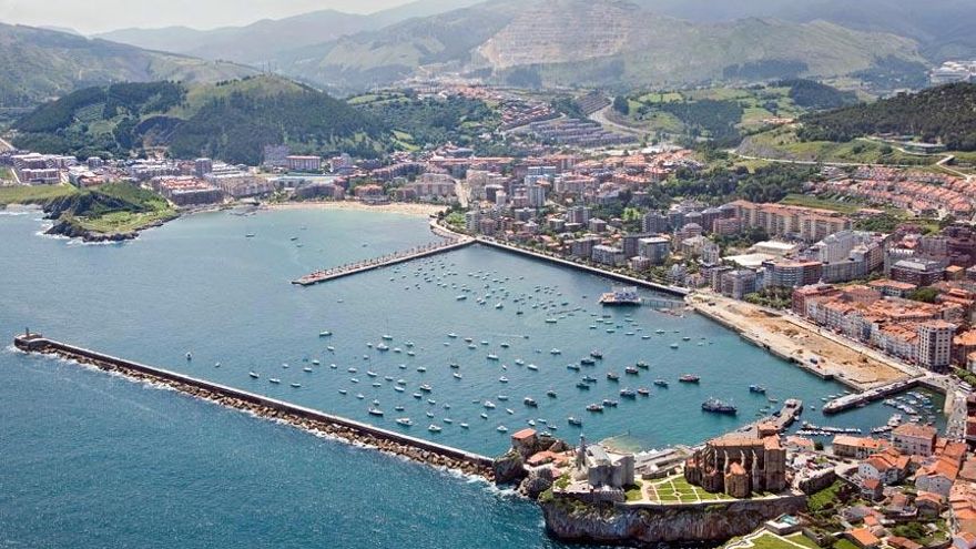 Archivo - Puerto de Castro Urdiales