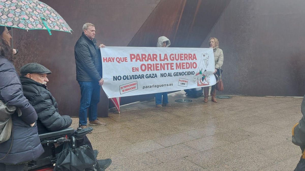Manifestación en Logroño con el lema 'Hay que parar la guerra en Oriente Medio'