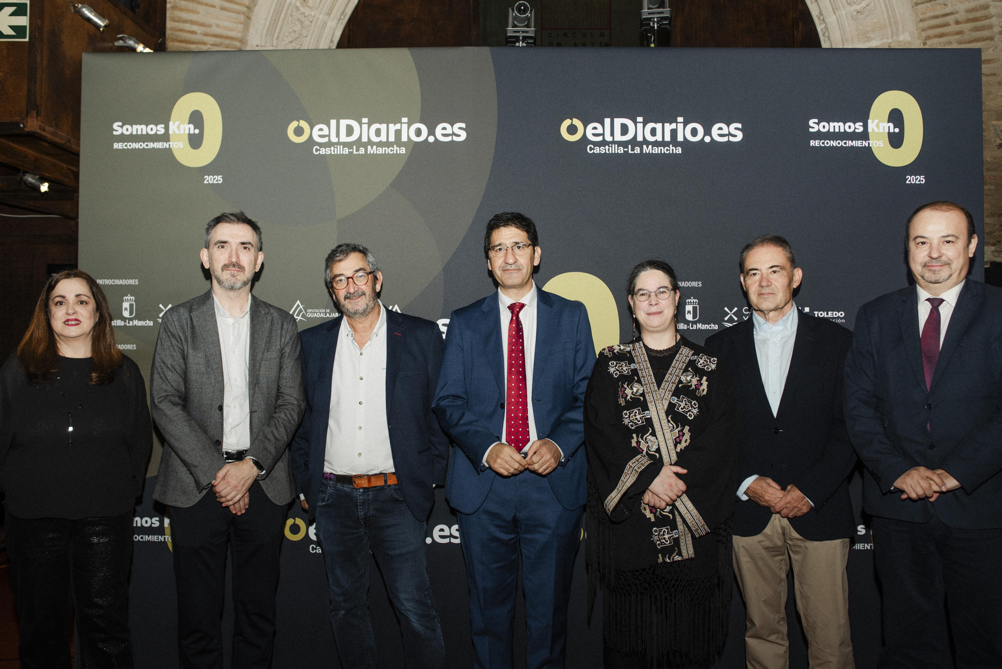 De izquierda a derecha: Carmen Bachiller, directora de elDiario.es Castilla-La Mancha; Ignacio Escolar, director de elDiario.es; Julián López, investigador de la UNED, José Manuel Caballero, vicepresidente segundo de la Junta de Castilla-La Mancha; Verónica Sierra, investigadora de la UAH; Francisco Alía, investigador de la UCLM y