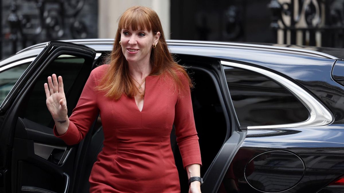 La viceprimera ministra británica, Angela Rayner, dijo que el gobierno laborista está "eliminando las barreras a la participación" electoral de jóvenes de 16 y 17 años.