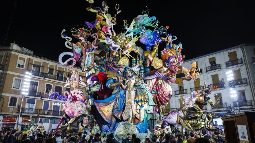 ¿Por qué se queman las fallas de Valencia? El antiguo ritual que lo explica