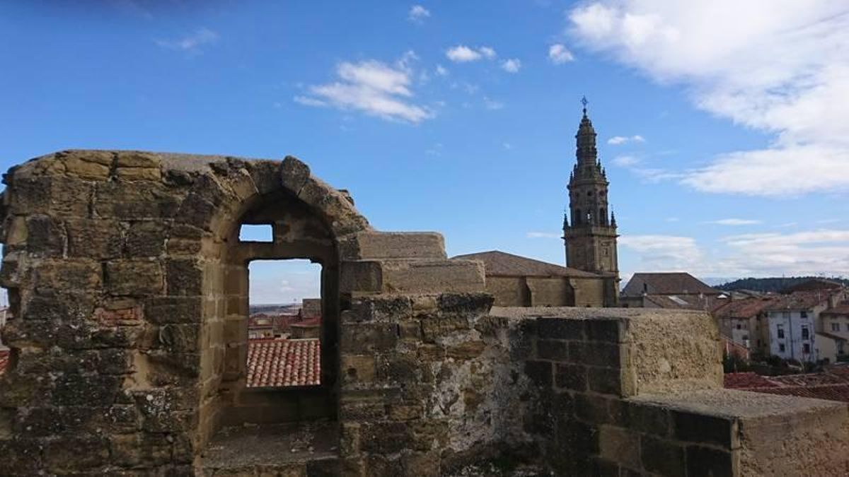 Declarado Conjunto Histórico-Artístico, este pueblo ofrece una traza urbana medieval que invita al silencio y la contemplación de un paisaje inigualable