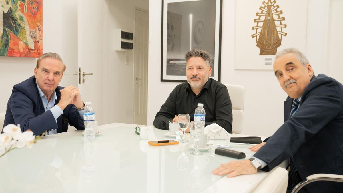 Miguel Ángel Pichetto junto a Guillermo Moreno y "Tano" Menendez