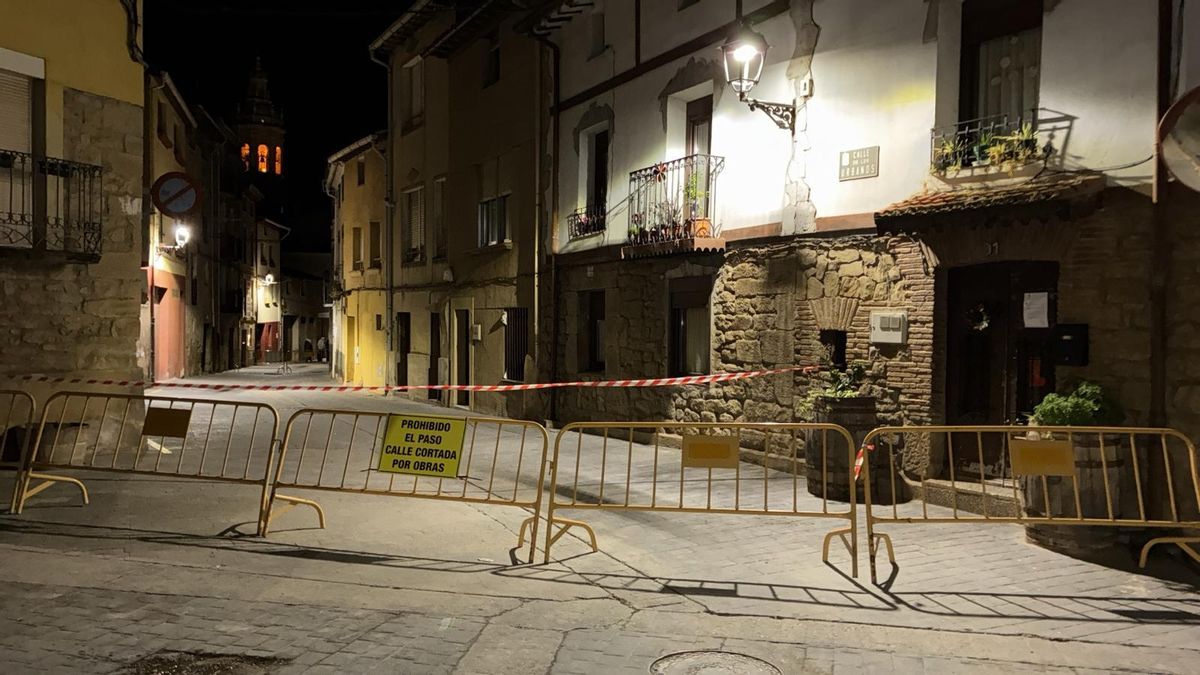 El derrumbe parcial de una vivienda en Cenicero obliga a desalojar 16 inmuebles: una mujer ha sido trasladada al hospital