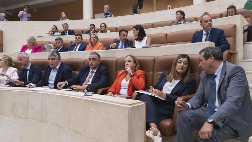 El PP cántabro, la excepción de las coaliciones autonómicas de la derecha que deja fuera del Gobierno a Vox