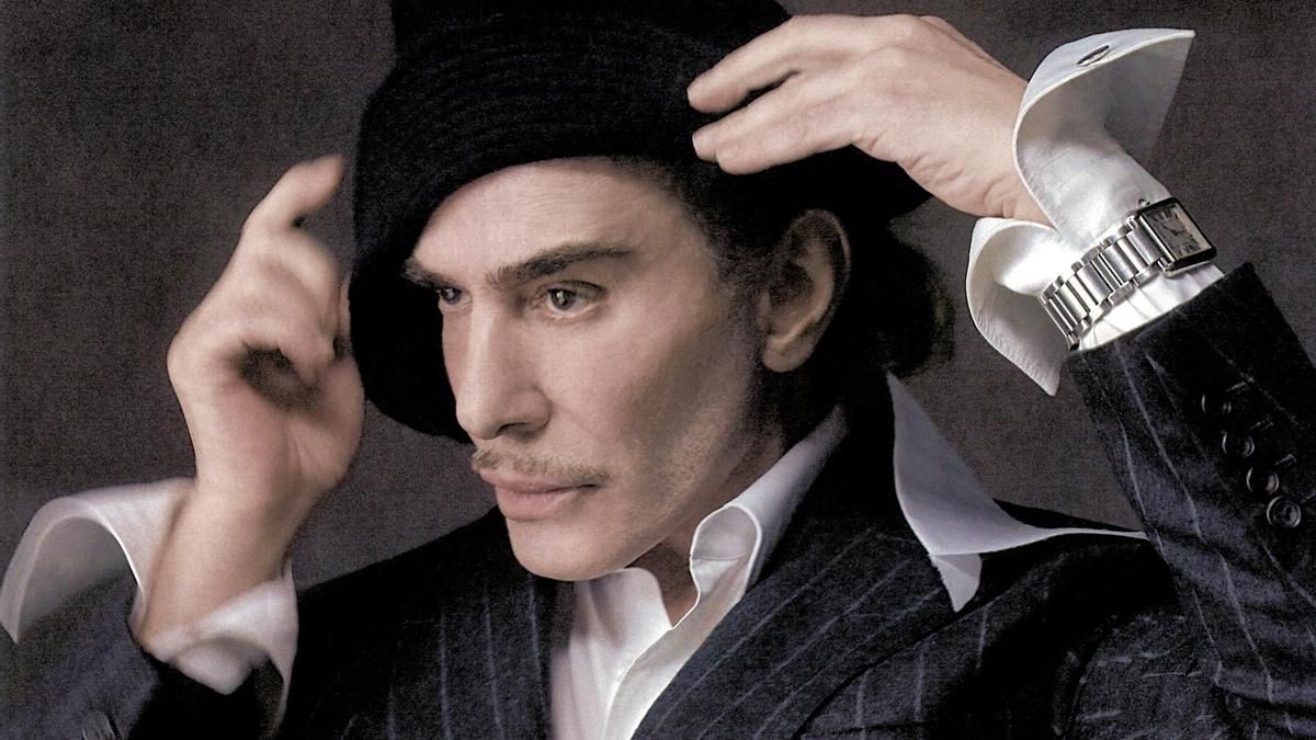 El diseñador John Galliano renuncia a su homenaje en el MET tras la presión de políticos y donantes judíos