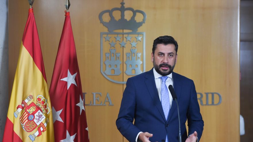 Archivo - El portavoz del PP en la Asamblea de Madrid, Carlos Díaz-Pache, ofrece una rueda de prensa, durante un pleno de la Asamblea de Madrid, a 14 de mayo de 2025, en Madrid (España).