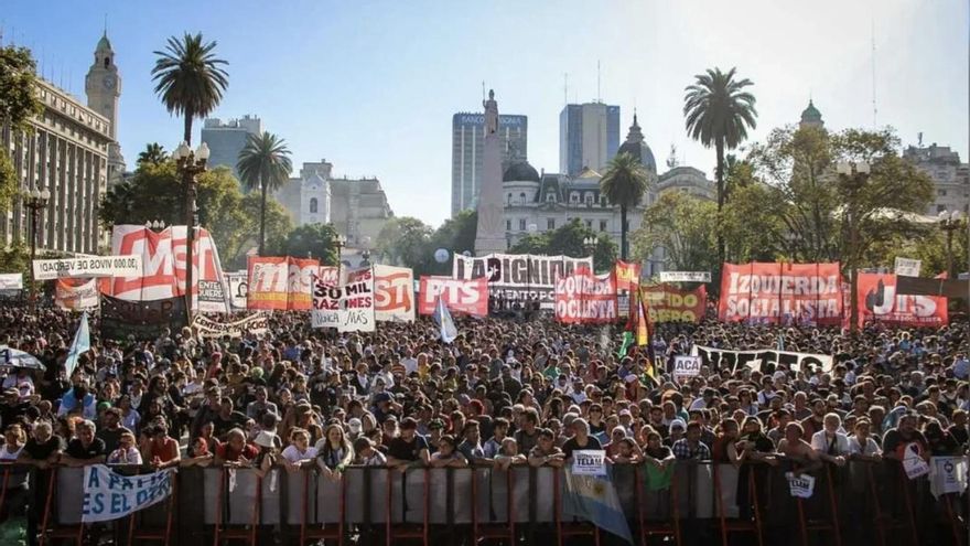 Más de 400 mil personas se reunieron en Plaza de Mayo para conmemorar el Día de la Memoria
