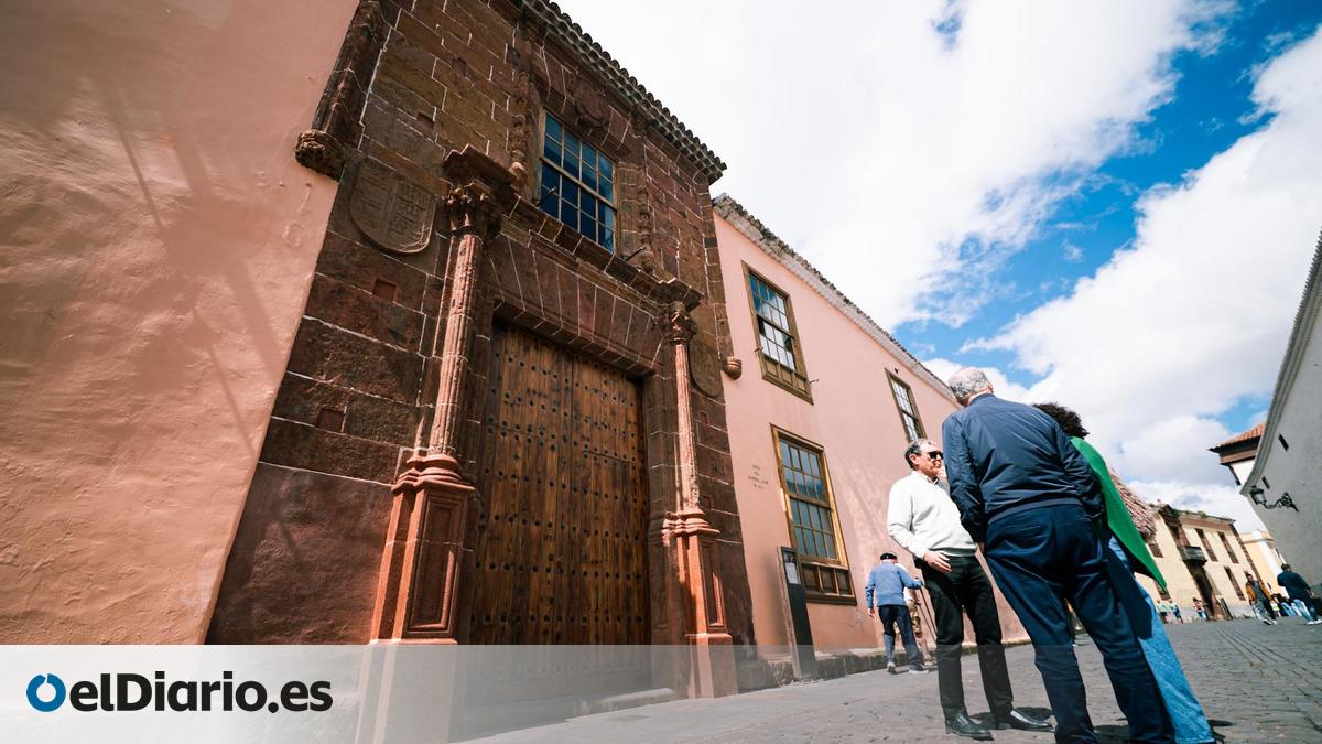 La Laguna recupera la portada plateresca de la Casa del Corregidor tras casi diez años oculta detrás de un andamio