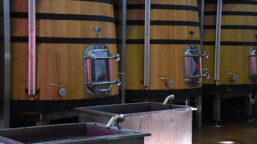 Imagen de archivo de un depósito de vino