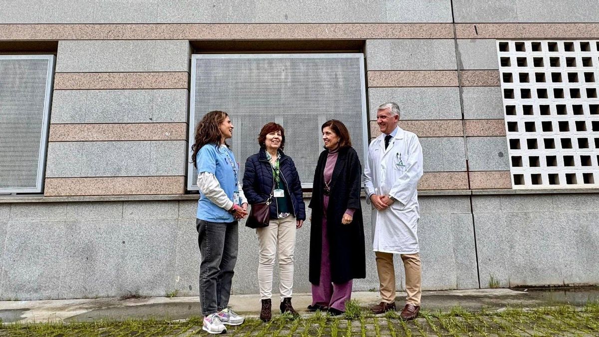 La Junta instala segundos ascensores en los centros de salud de Santa Rosa, Poniente y Levante Norte
