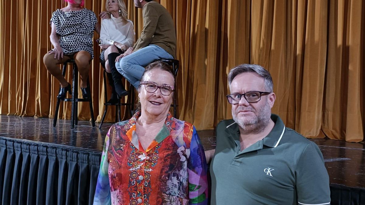 En primer plano, la concejal de Cultura, Avelina Fernández Manrique de Lara y el director del Festival, Félix Miranda.