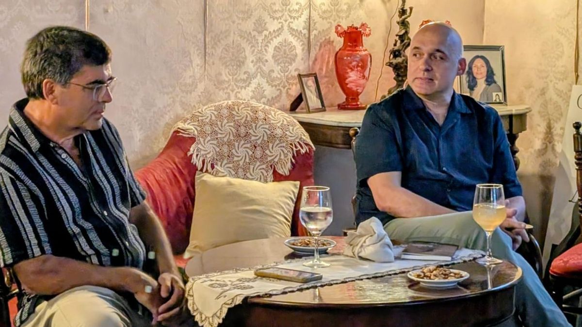 Nicolás Melini debate sobre su última novela en la Tertulia Tey.