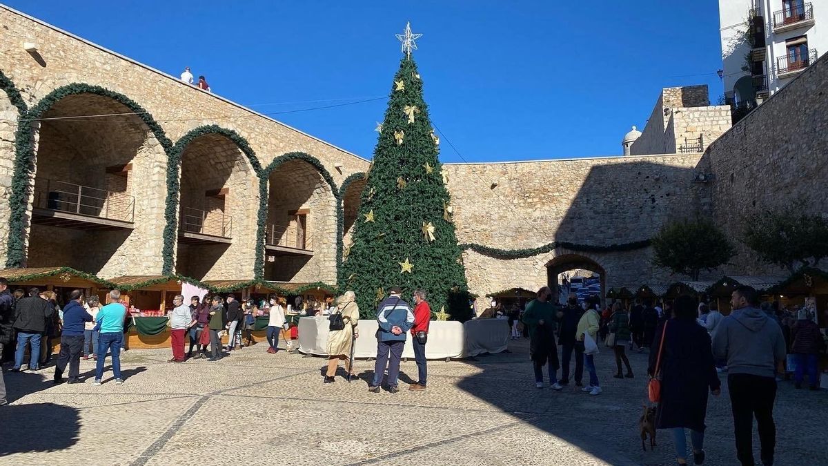 Grande mercado de Natal em Peniscola.