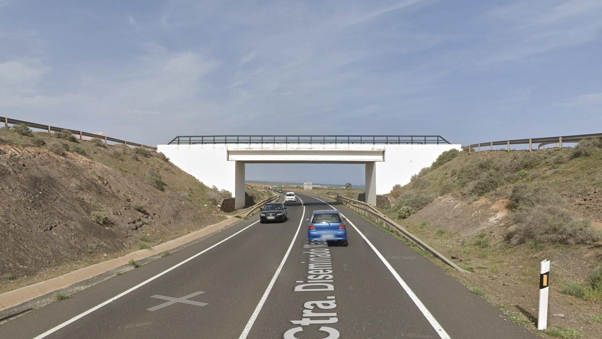 Carretera LZ-1, a la altura de Mala.