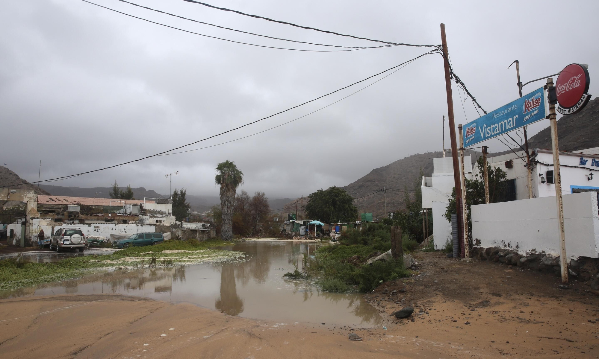La playa de Tauro se queda sin arena.