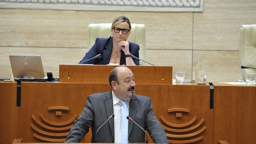 La perla machista de un diputado extremeño de Vox hablando de economía: "Hasta una señora de letras lo entiende"