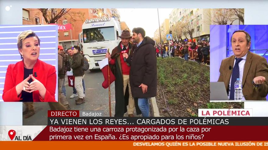 Bronca en 'Cuatro al día' por la carroza de los cazadores: "¿Van a colgar los animalitos muertos?"