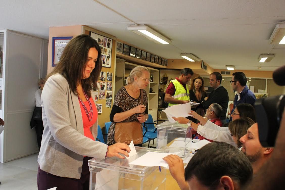 La candidata de IU Elvira Hernández.