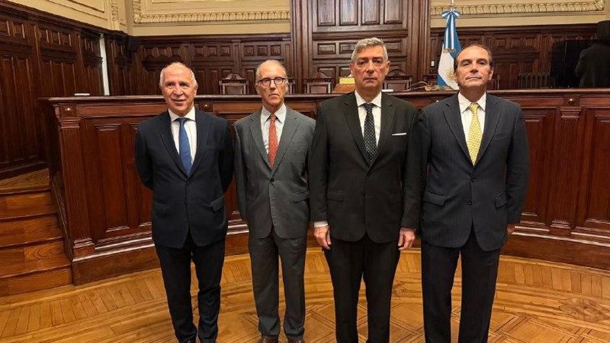 La Corte Suprema tomó juramento a García-Mansilla como nuevo miembro y se dilata la incorporación de Lijo