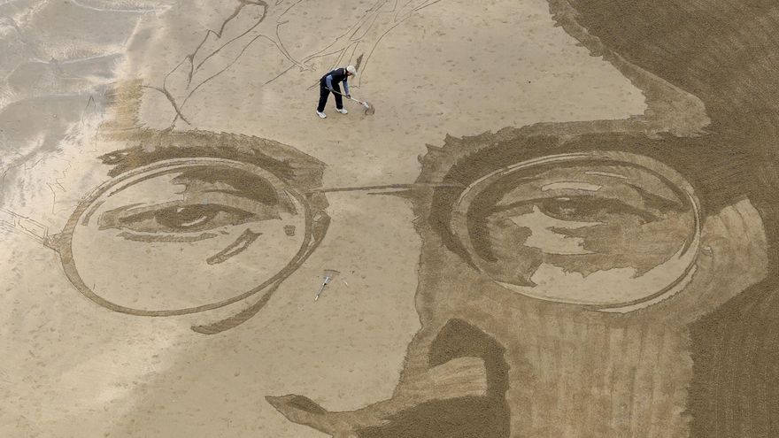 El arte efímero que susurra al mar del peruano Germán Cedano