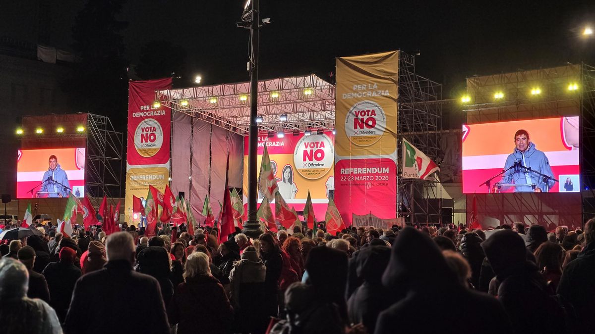 Acto del sindicato CGIL para pedir el "no" a la referéndum sobre la reforma judicial en la Piazza del Popolo de Roma el 18 de marzo.