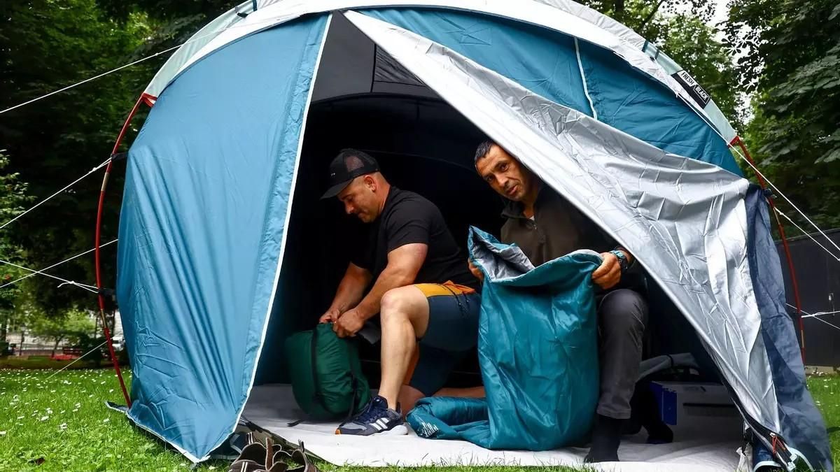 Los mineros de TYC Narcea permanecieron 43 días acampados en Oviedo/Uviéu a la espera de una solución para su situación laboral.