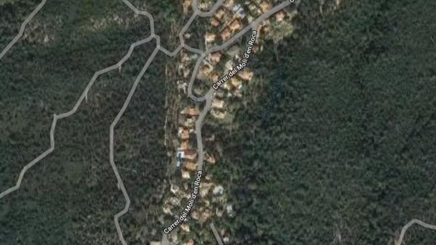 Ejemplo de interfaz urbano-forestal en un paisaje altamente inflamable en la Costa Brava (Platja d’Aro, Barcelona). Viviendas en una matriz forestal altamente inflamable como es este caso pronto o tarde se verán afectadas por un incendio; es cuestión de tiempo.
