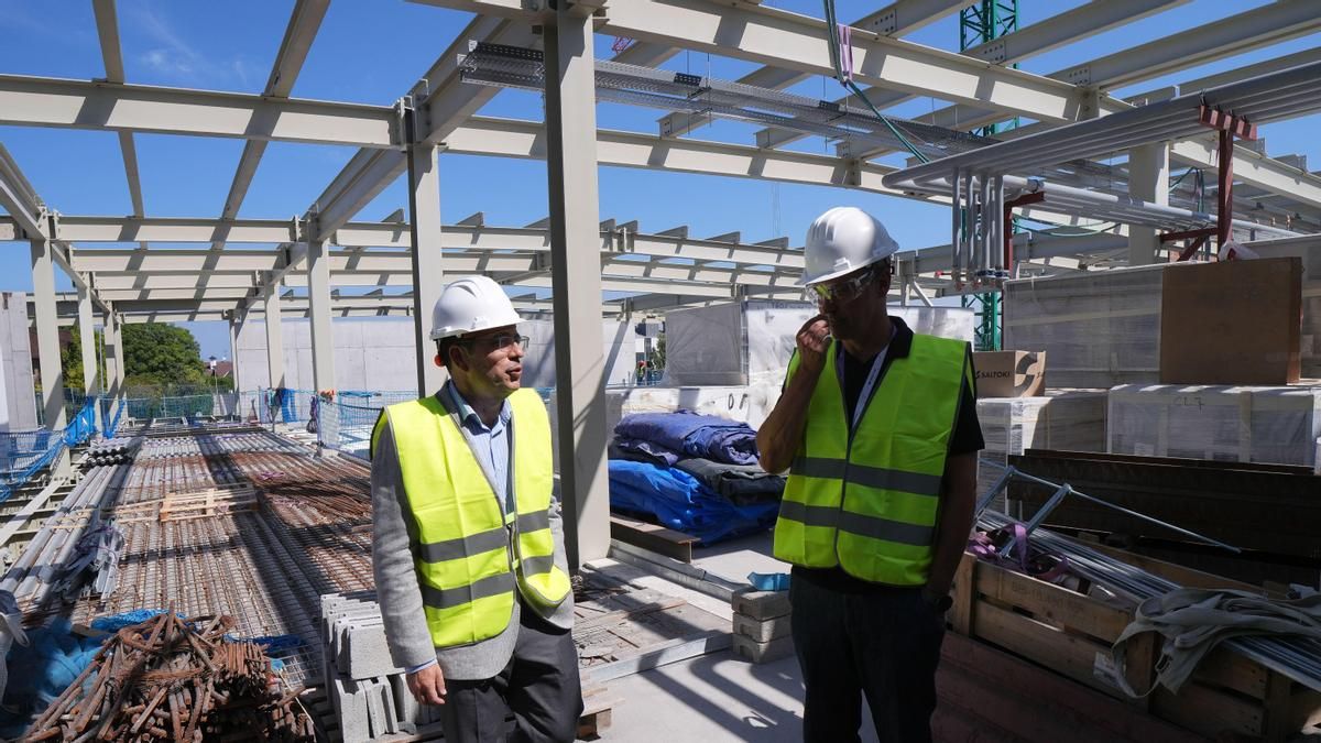 Osakidetza muestra las tripas de la futura protonterapia de Donostia, que entrará en servicio en 2028