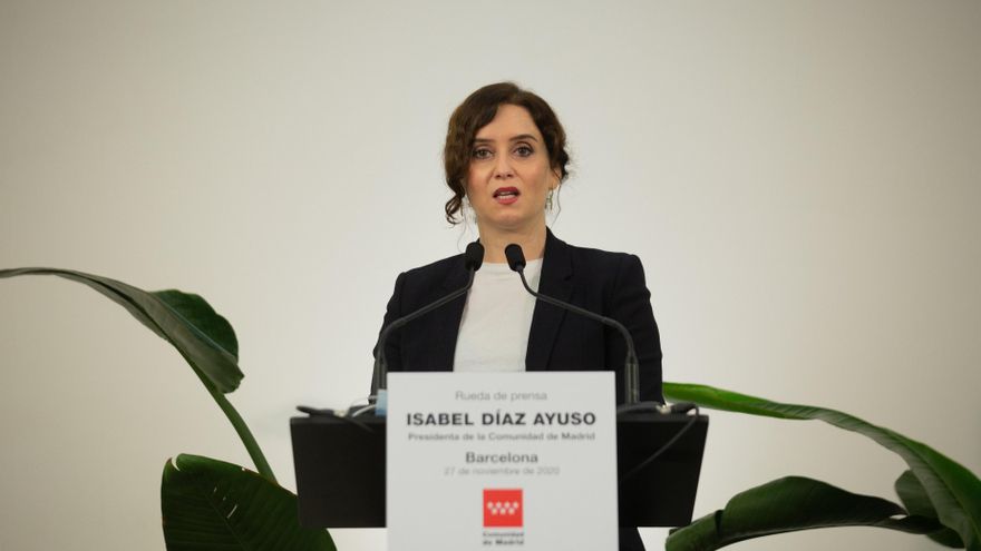 La presidenta de la Comunidad de Madrid, Isabel Díaz Ayuso, en rueda de prensa en Barcelona.