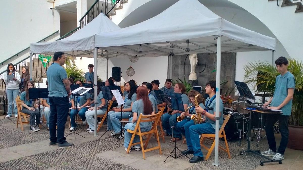 Uno de los conciertos para mayores ofrecidos por jóvenes músicos estudiantes del CEO Barlovento, IES Cándido Marante Expósito y IES Alonso Pérez Díaz.