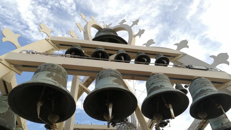 Este inmenso carillón de 49 campanas de bronce pesa casi 5.000 kilos, fue construido en Países Bajos e inaugurado hace 50 años